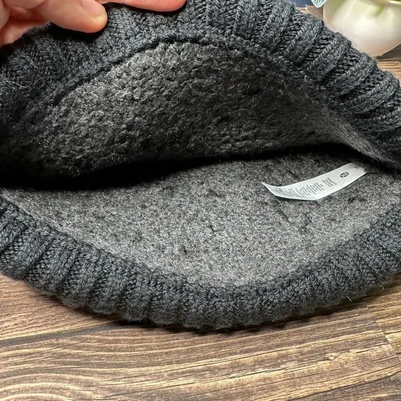 NWT Lululemon Ombre Knit Textured Beanie O/S (Black Grey) - Picture 6 of 13